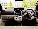 Foto 3 Auto Toyota Passo Sette Minivan 5-langwellen (1 generation 2008 2012)