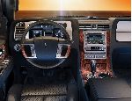 фотографија 6 Ауто Lincoln Navigator L теренац 5-врата (3 генерација 2007 2014)