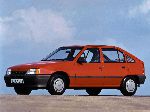 kuva 2 Auto Opel Kadett Hatchback 5-ovinen (E 1983 1991)