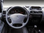 foto 27 Auto Toyota Land Cruiser Prado Fuera de los caminos (SUV) (J150 [el cambio del estilo] 2013 2017)
