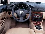 照片 19 汽车 Volkswagen Passat 轿车 4-门 (B6 2005 2010)