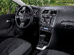 zdjęcie 17 Samochód Volkswagen Polo Hatchback 5-drzwiowa (5 pokolenia 2009 2015)