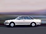 写真 17 車 Toyota Mark II セダン (Х80 1988 1996)