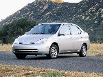صورة فوتوغرافية 3 سيارة Toyota Prius سيدان