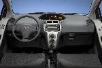 fotografie 25 Auto Toyota Yaris Hatchback 3-uși (P1 [restyling] 2003 2005)