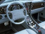 լուսանկար 10 Ավտոմեքենա Bentley Azure կաբրիոլետ (1 սերունդ 1995 2003)