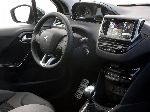 fotografie 12 Auto Peugeot 208 hatchback 3-dveřový (1 generace 2012 2016)