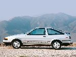 kuva 5 Auto Toyota Corolla Liftback (E80 1983 1987)
