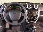 照片 6 汽车 VAZ (Lada) Granta 轿车 4-门 (1 一代人 2011 2017)