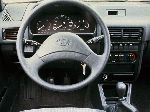 фотаздымак Авто Hyundai Pony Седан (1 пакаленне 1974 1990)